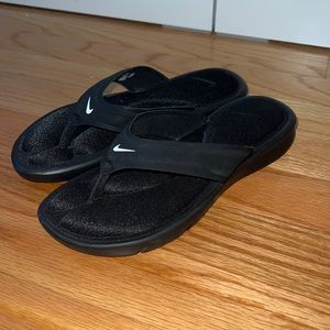 nike flip flops